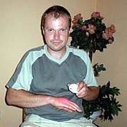 Sufro psoriasis grave desde hace 20 años .... Al principio lo tomé prestado a modo de prueba para no ofender a un buen amigo que me ofreció la oportunidady con la convicción de que volvería a devolverlo en paz, porque como otros métodos que había probado, probablemente no me ayudaría en nada. Pero no lo hice. Al contrario, lo pagué con gusto y seguí utilizando con asombro sus grandes capacidades.